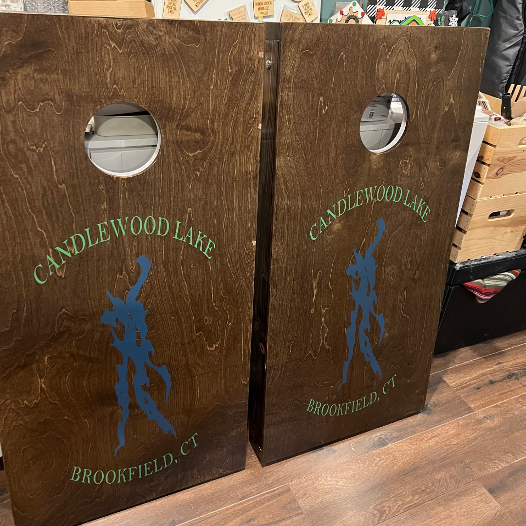 Cornhole set