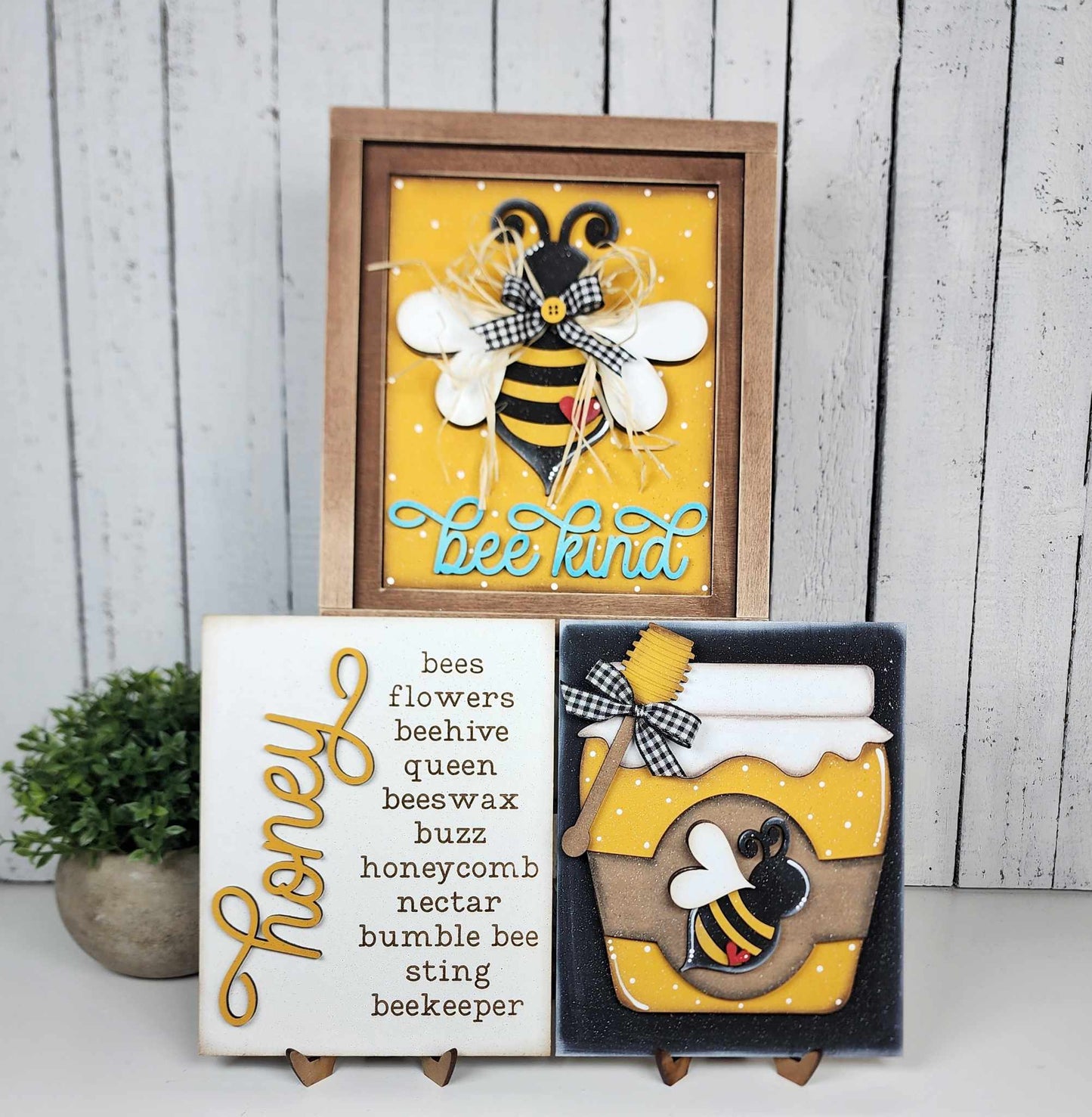Interchangeable Seasonal Frame & mini sign set