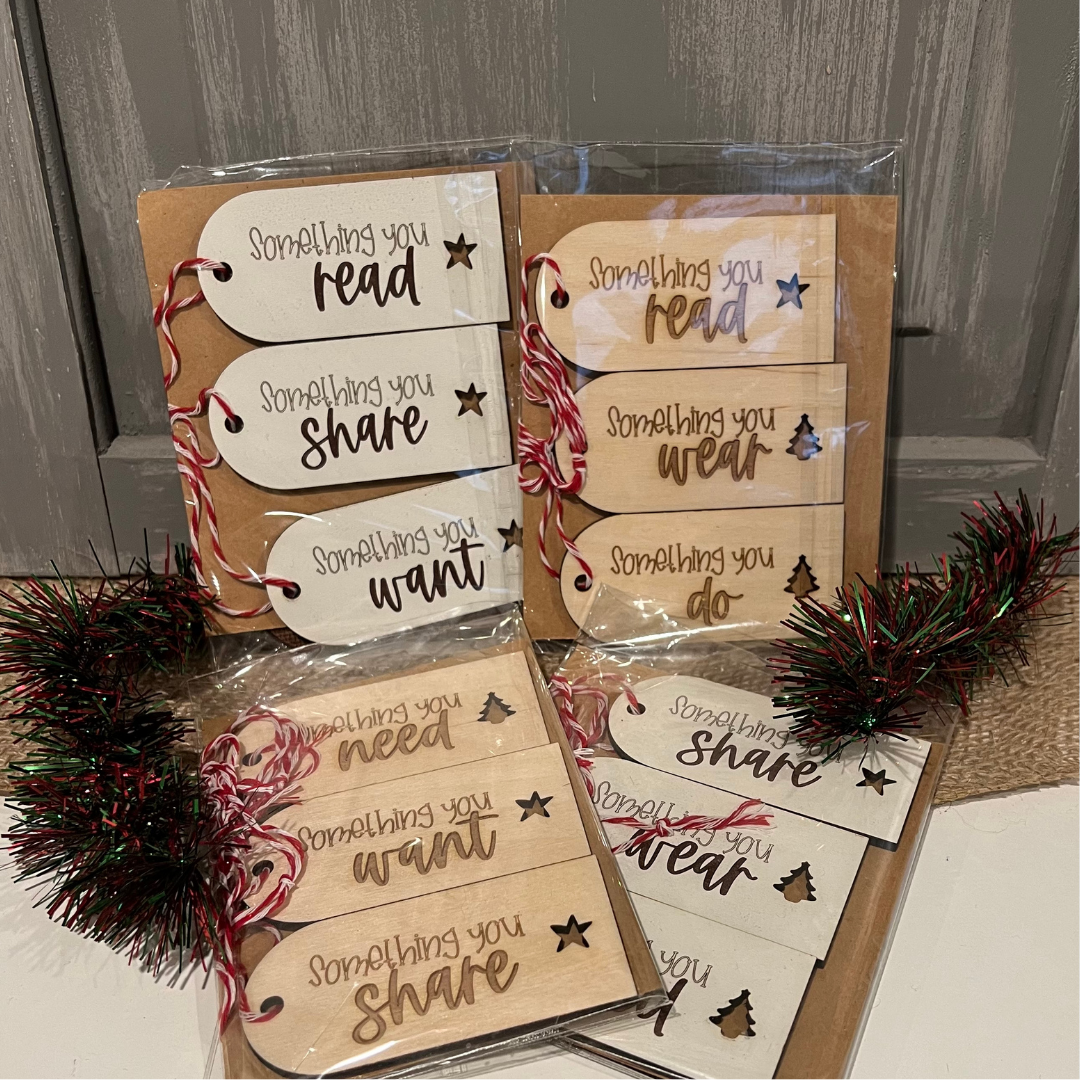 Holiday gift tag set