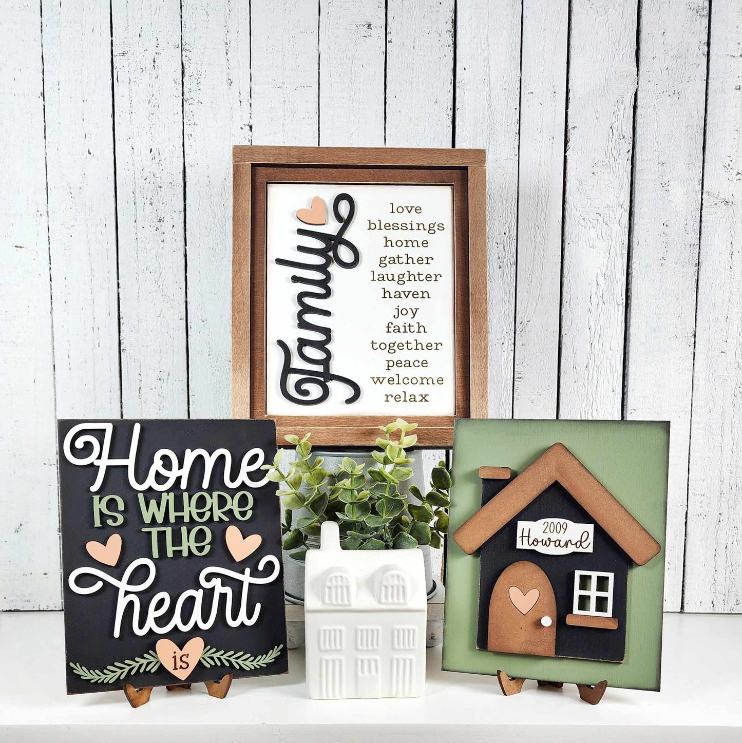 Interchangeable Seasonal Frame & mini sign set