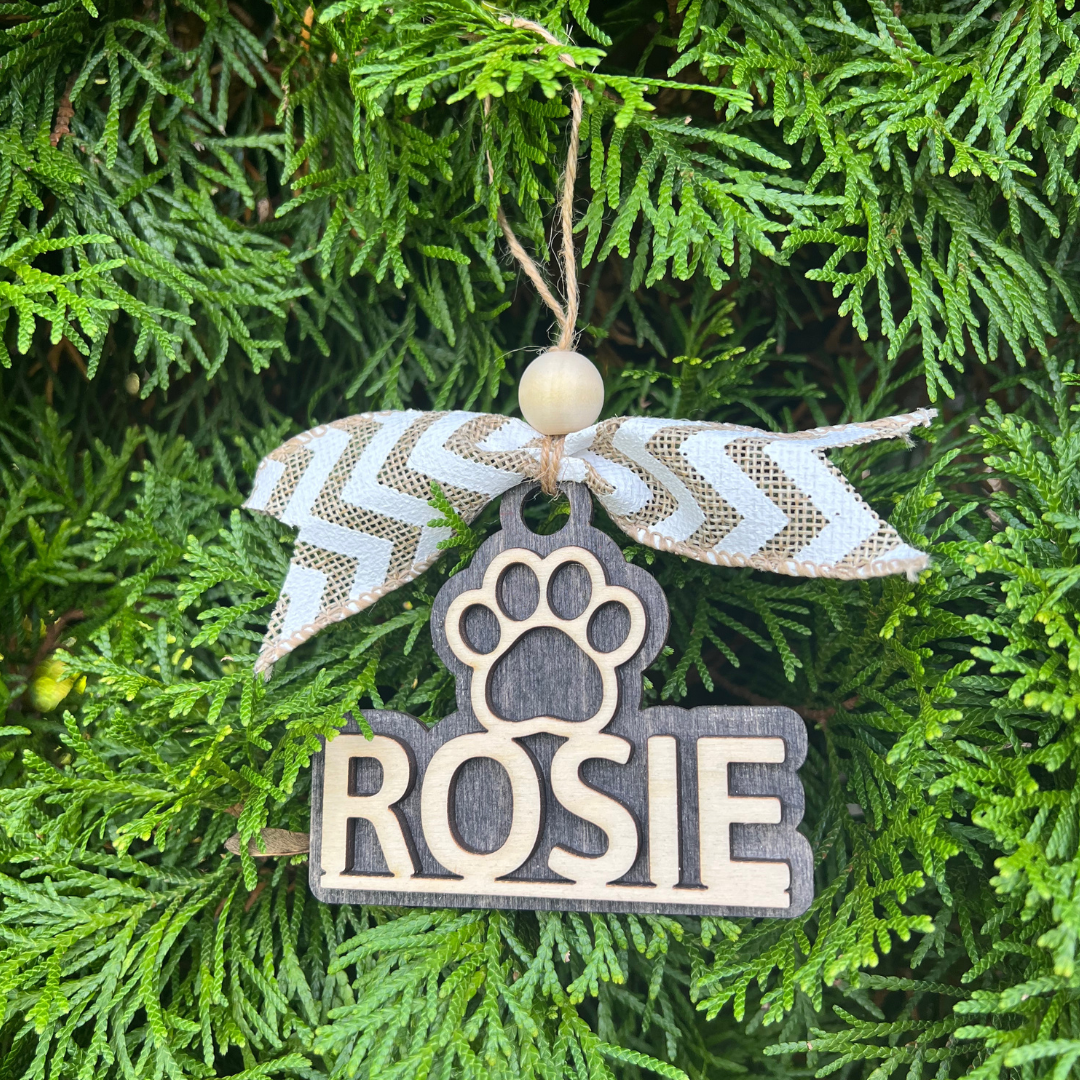 Pet name ornament with paw