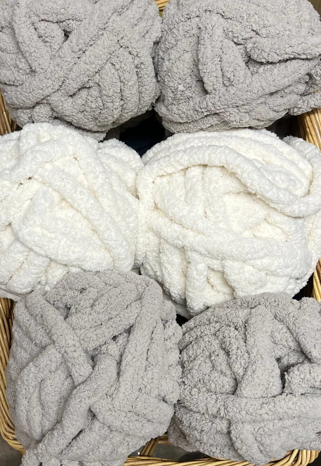 CANCELLED  Aquila's Nest - Knit & Unwine - Chunky FingerKnit Blankets